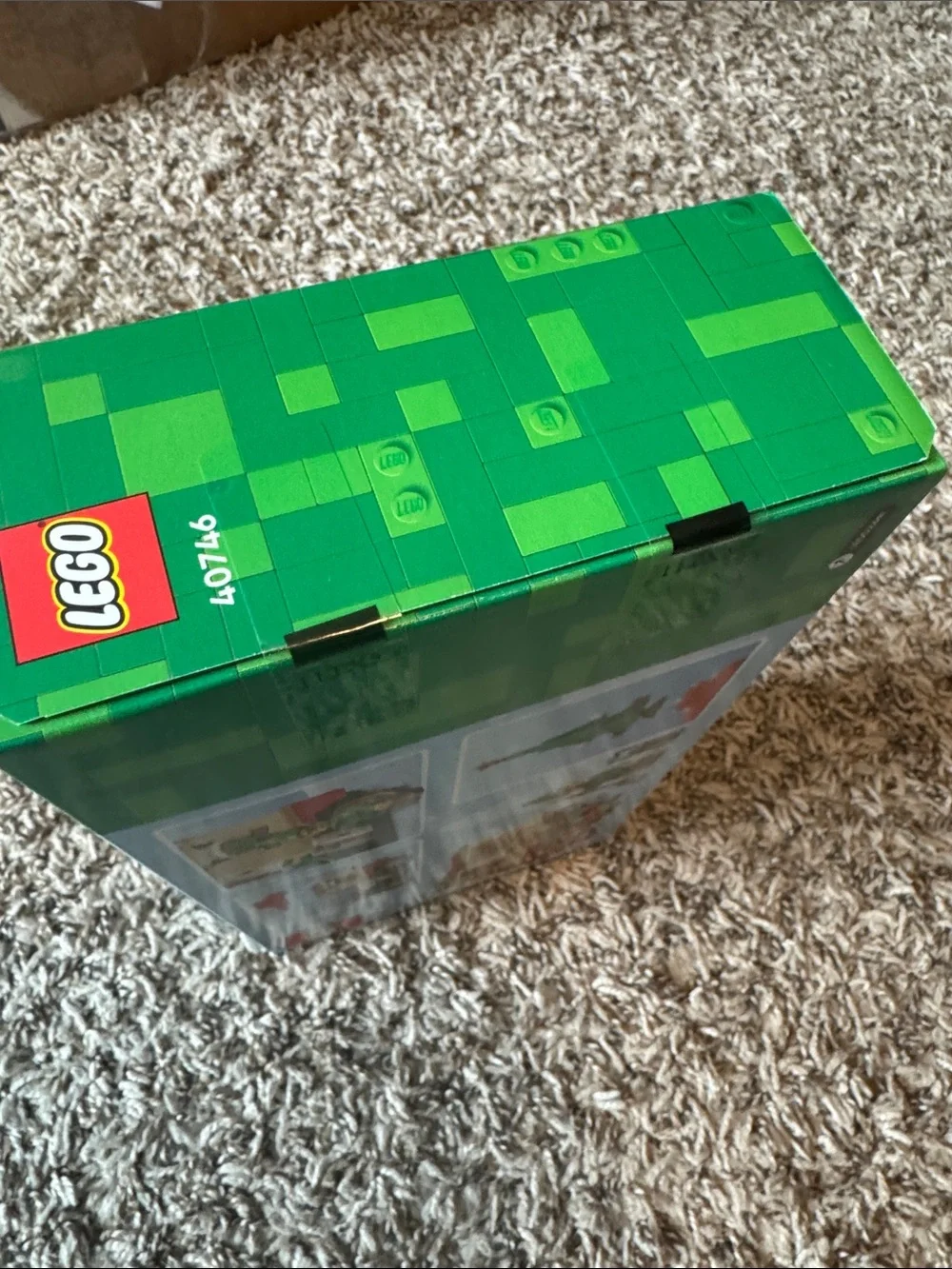 LEGO Santa's Delivery Truck - Red, Green & Gold Holiday Set